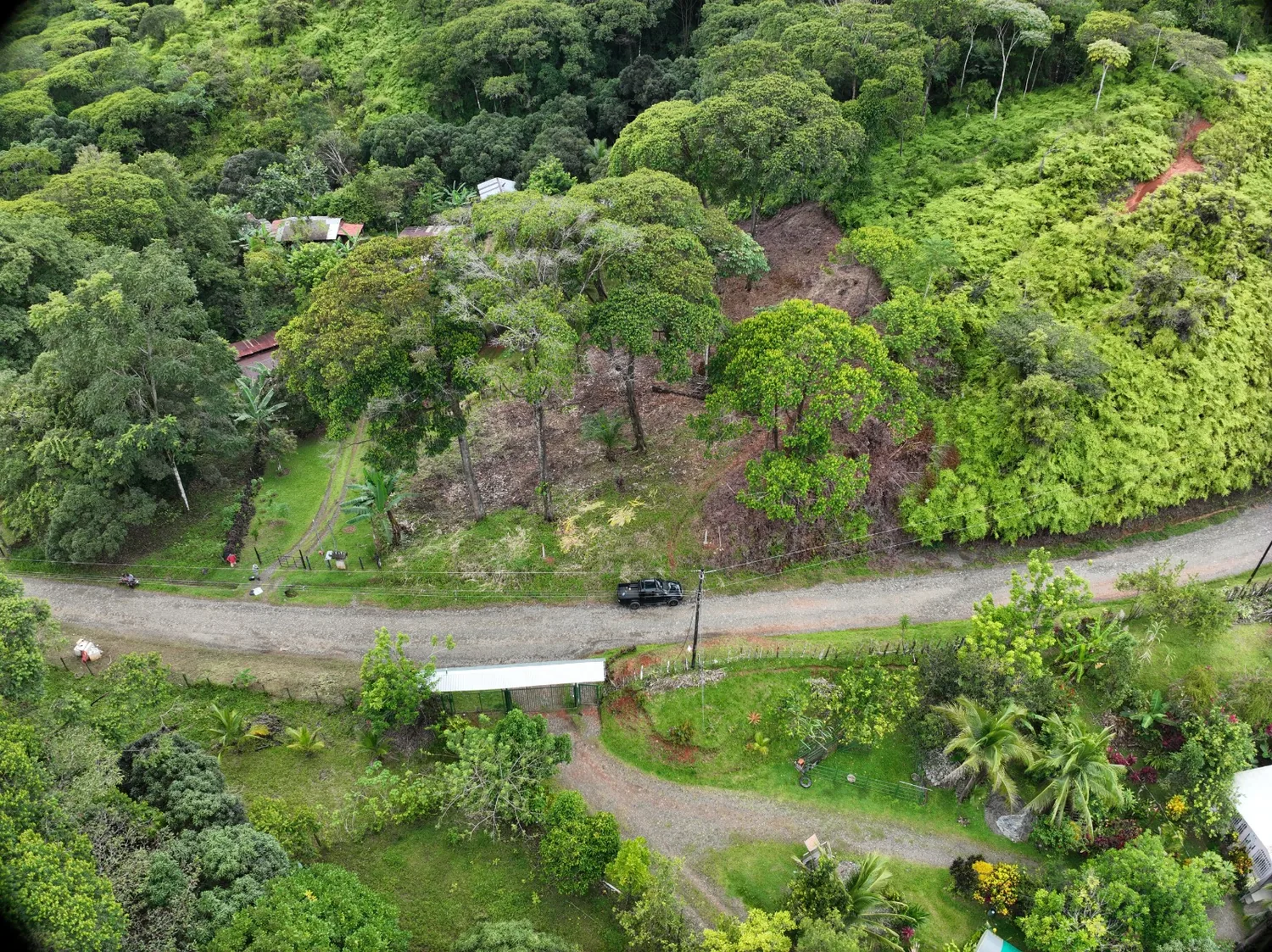 La propiedad y el camino desde el aire